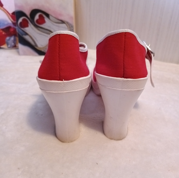 Nine West heels - Picture 4 of 7